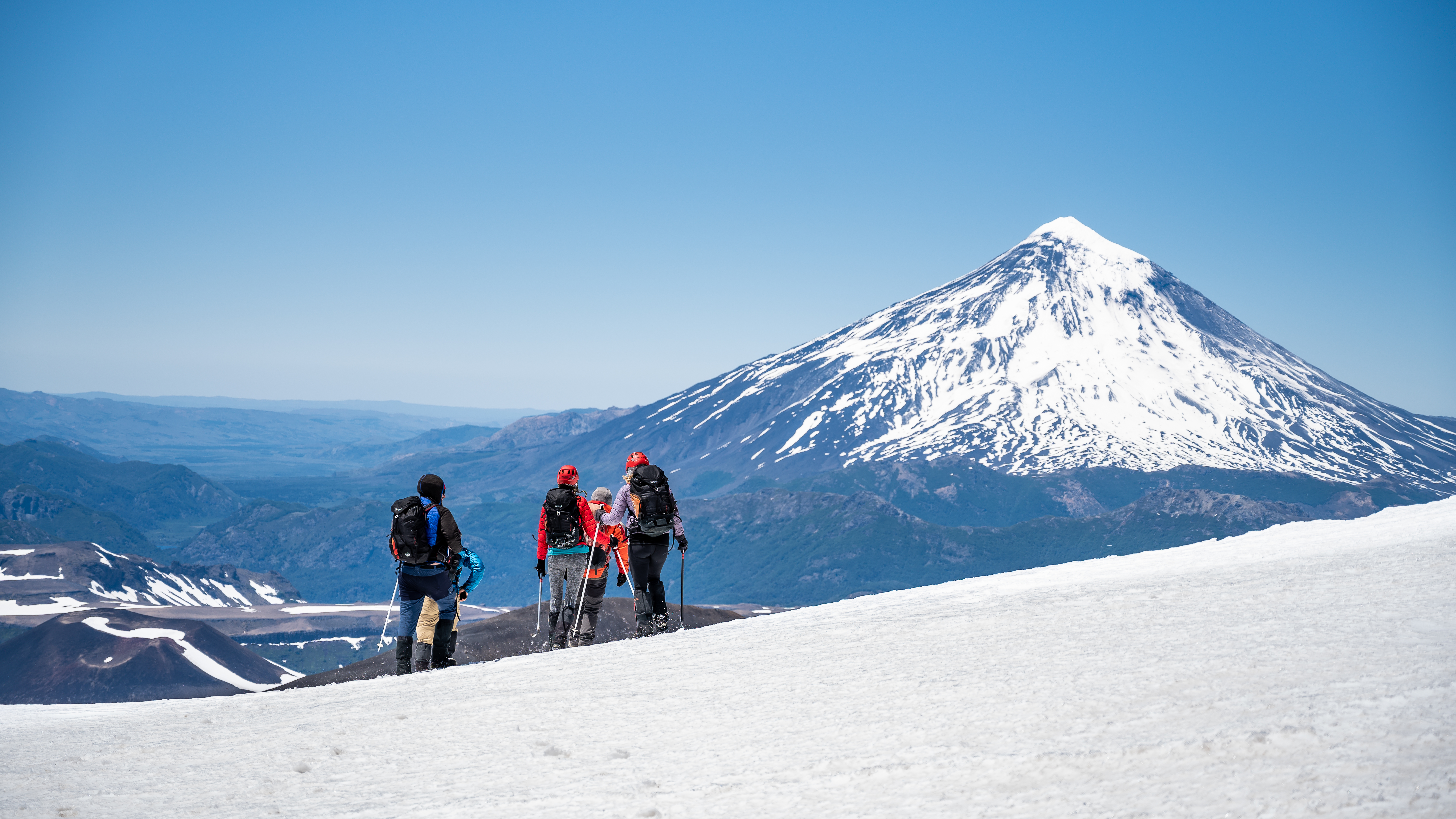 Necesitas crampones y piolet? Resolvemos tus dudas