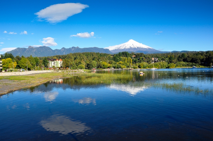 Lago y volcán Villarrica en Pucón