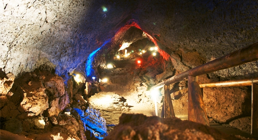 Cuevas Volcánicas en volcán Villarrica