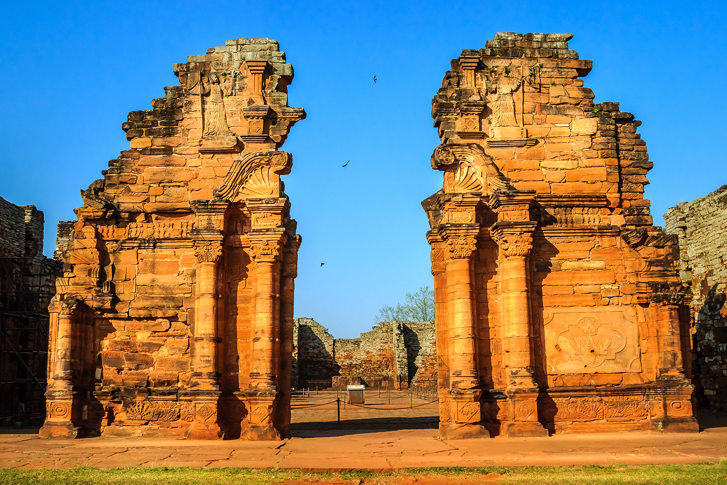 Entrada a ruinas de San Ignacio