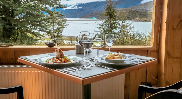 Lago Grey Hotel All Inclusive Program