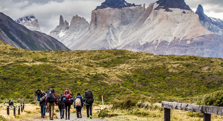 Personas haciendo trekking