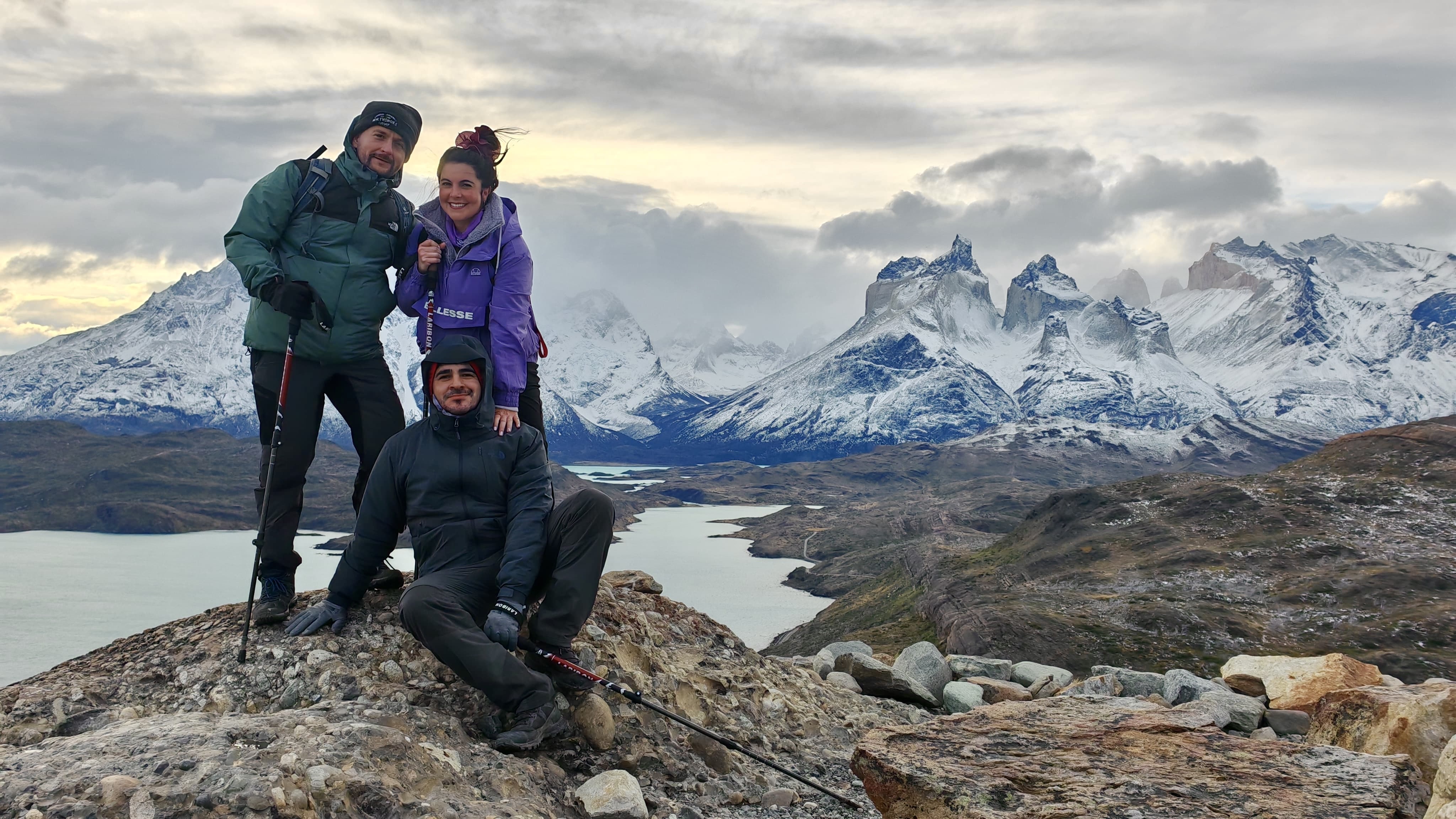 Turistas en Mirador Cuernos del Paine