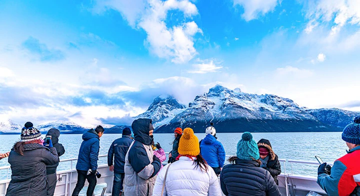 Grupo de personas en Navegación Glaciares