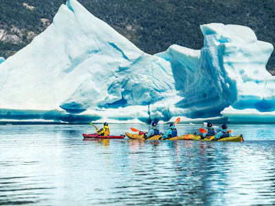 Imagen Kayak Glaciar Grey en Puerto Natales & Torres del Paine Grupo de kayak en lago Grey