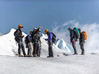 Imagen Caminata en Hielo Glaciar Grey en Puerto Natales & Torres del Paine caminata en hielo en grupo en el glaciar grey