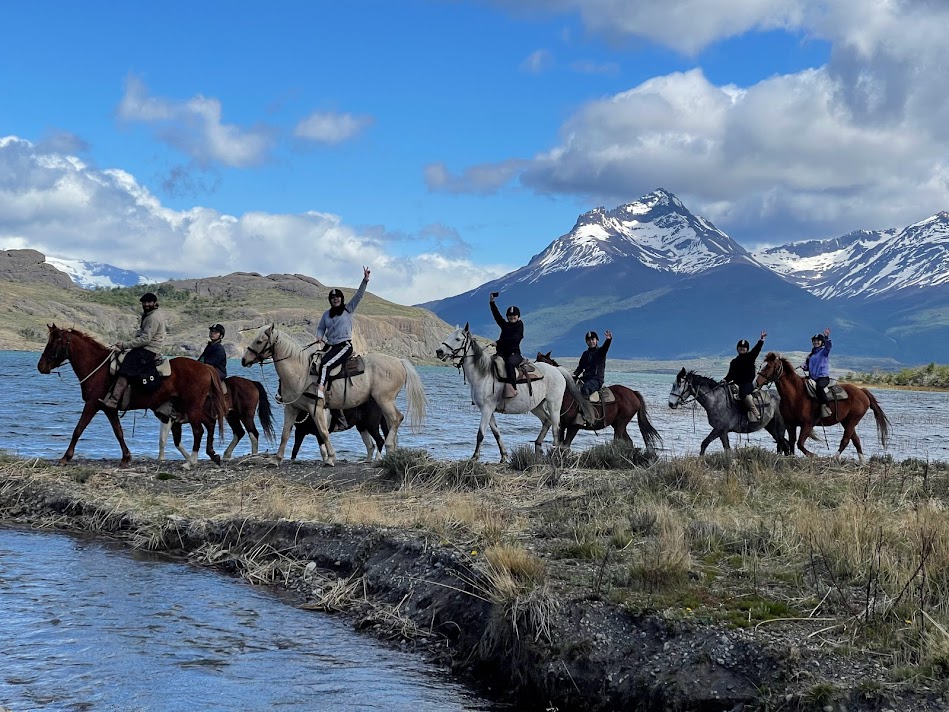 Personas en Cabalgata Pingo Salvaje