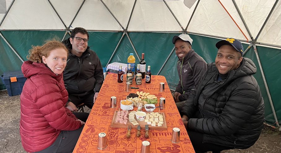 Domo comedor Turistas en domo comedor