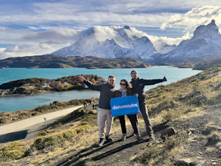 Lago Pehoé Turistas Nomades en Full Day Torres del Paine