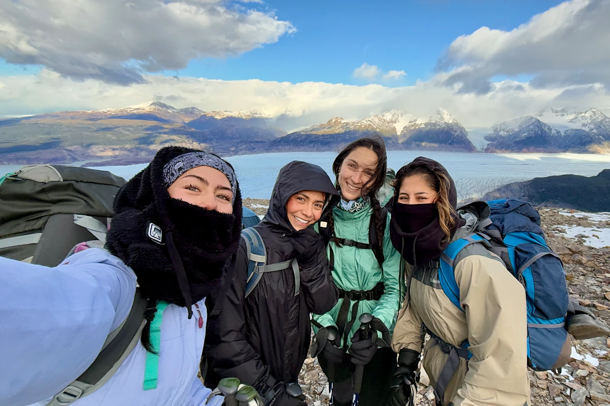 Grupo mujeres en Circuito O con Nomades en Torres del Paine Grupo mujeres en Circuito O con Nomades en Torres del Paine