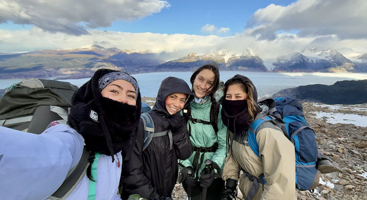 Grupo mujeres en Circuito O con Nomades en Torres del Paine