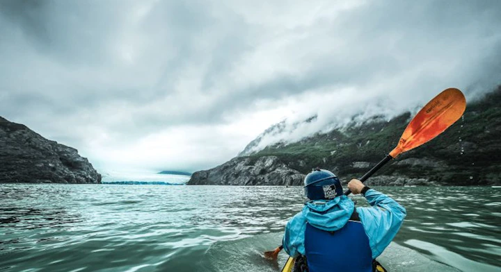 persona Kayak Ríos Serrano y Grey