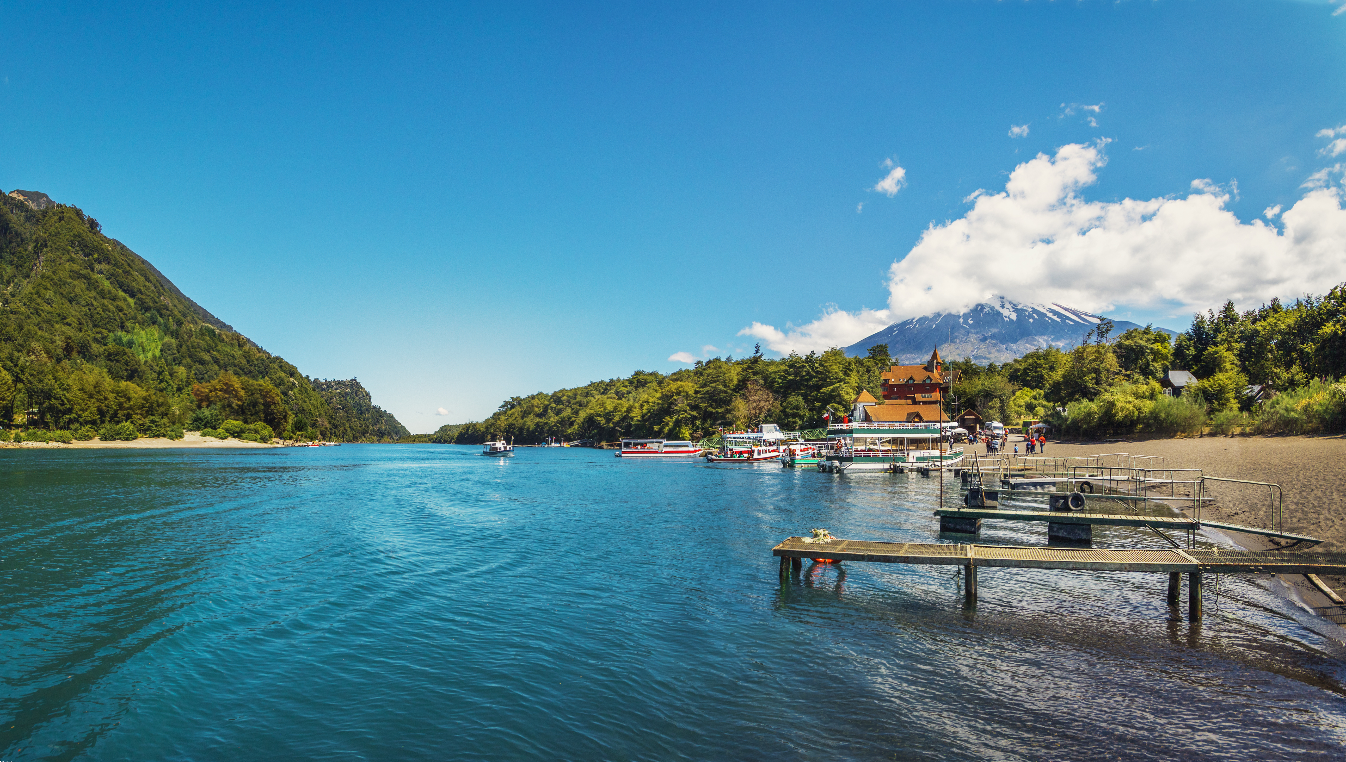 Navegación por el Lago Todos los Santos y Villa Peulla