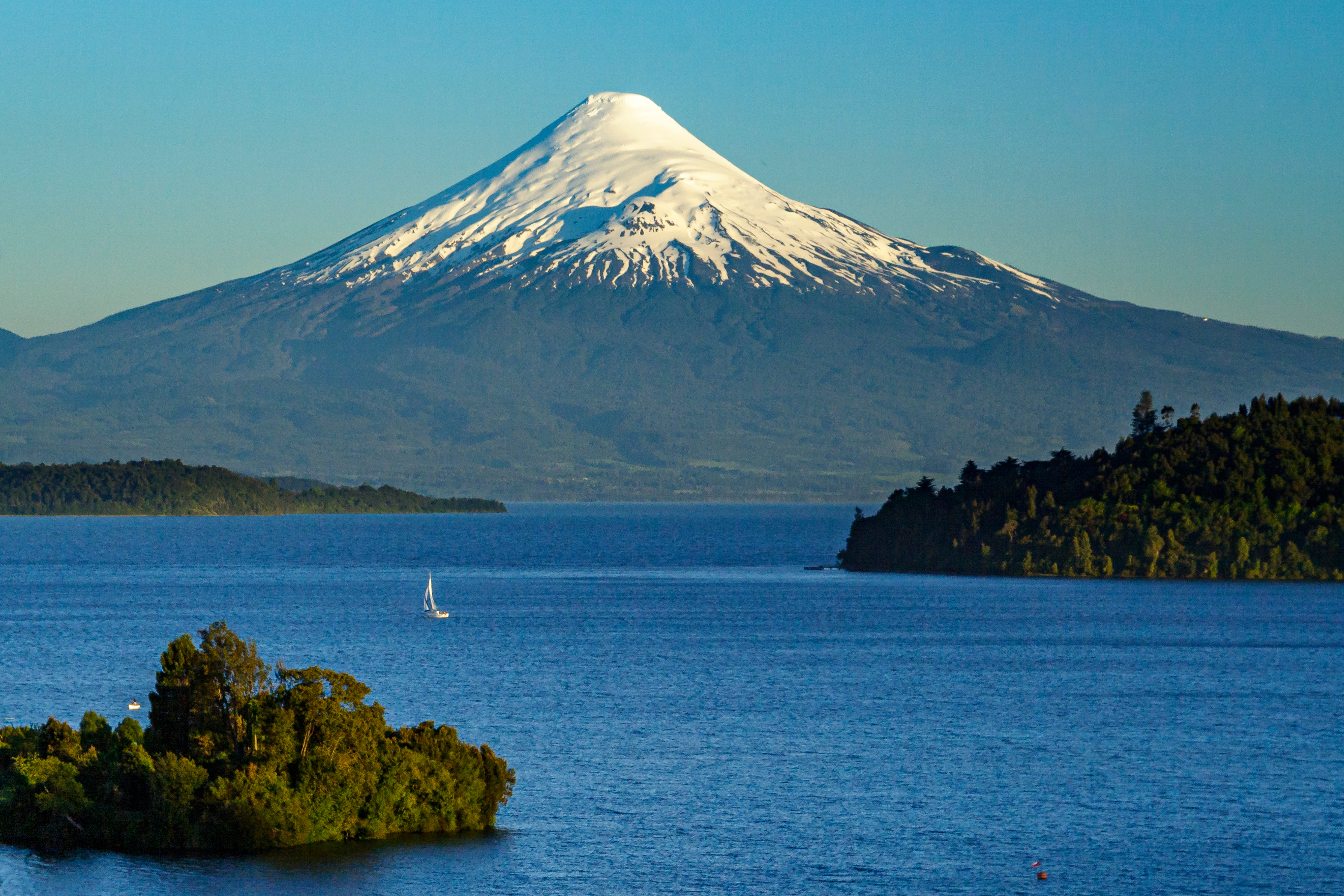 Lago Llanquihue y volcán Osorno