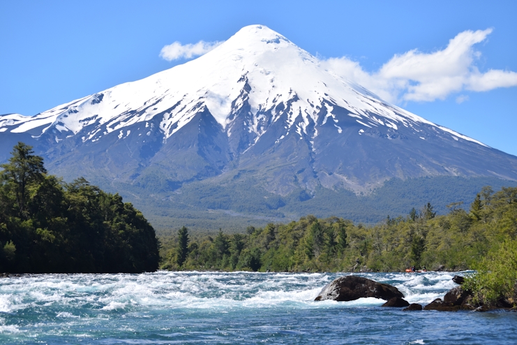 Volcán Osorno y río Petrohué
