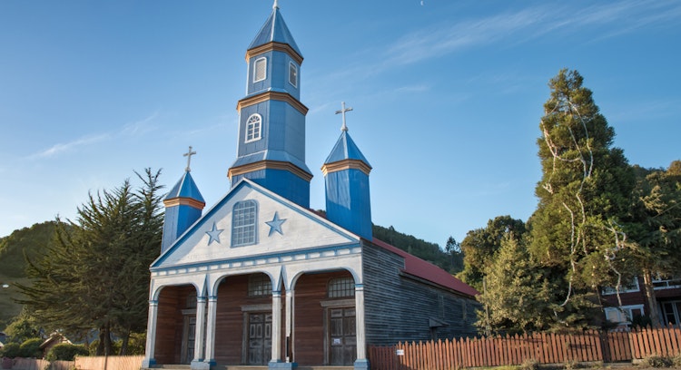 Iglesia azul Tour Ancund, Dalcahue y Castro