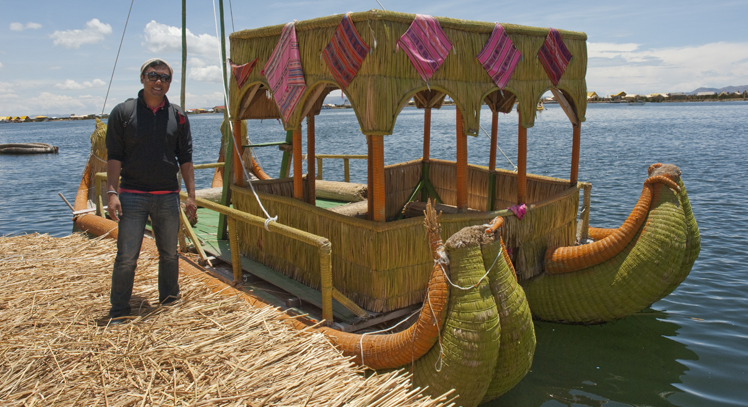 Bote de Totora de Uros