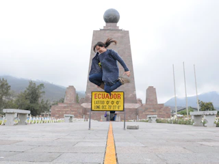 Imagen City Tour y Línea de Ecuador en Quito City Tour y Línea de Ecuador