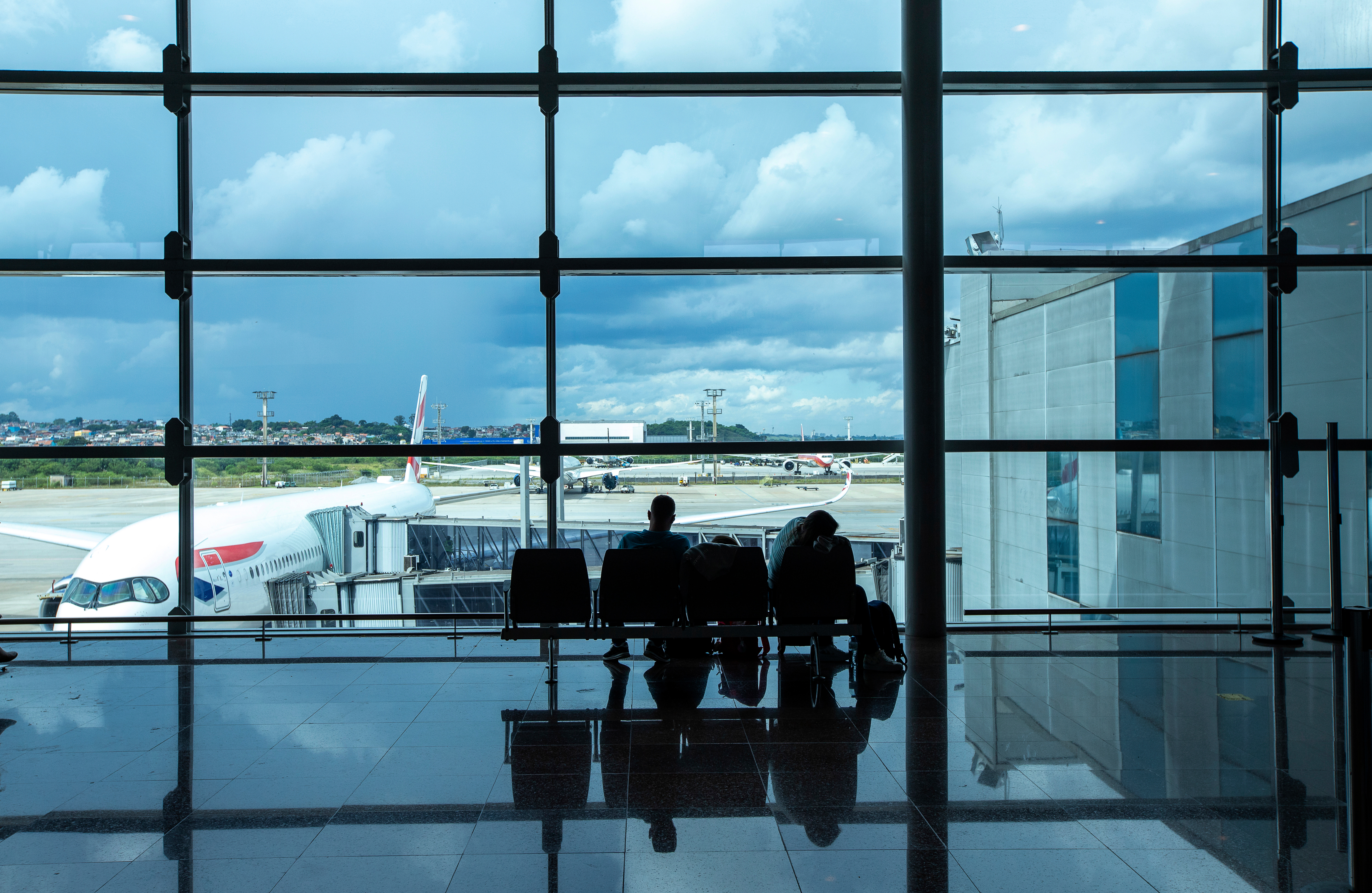 Personas en aeropuerto