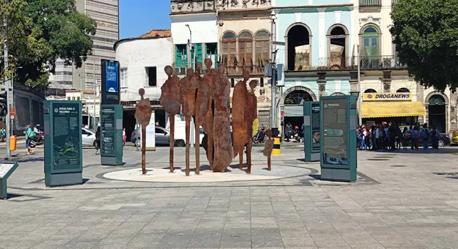 Monumento Monumento en barrio la Pequeña África