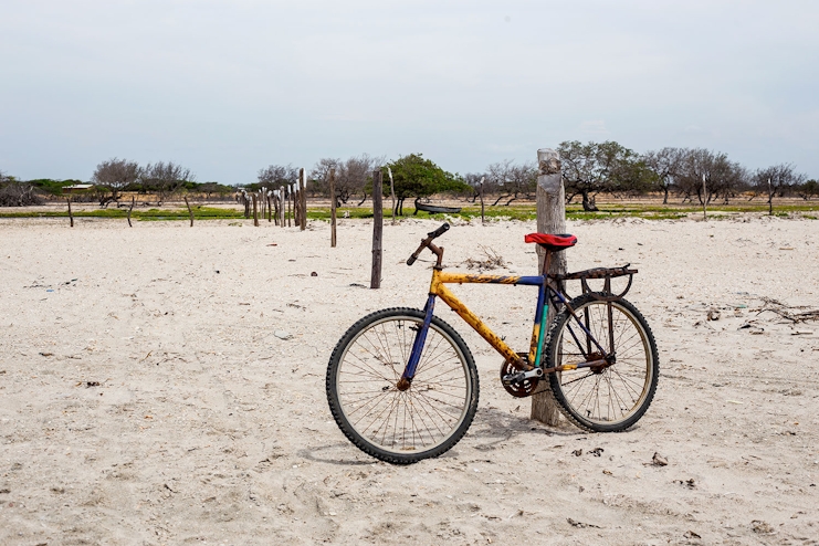 Bicicleta en la arena