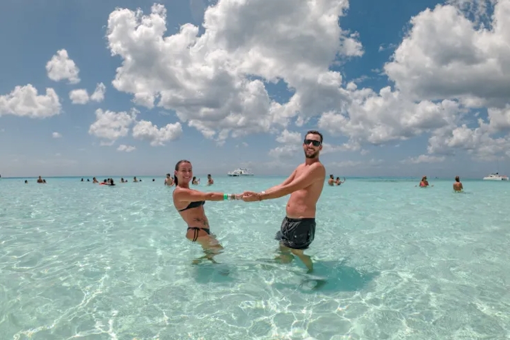 Pareja en la playa