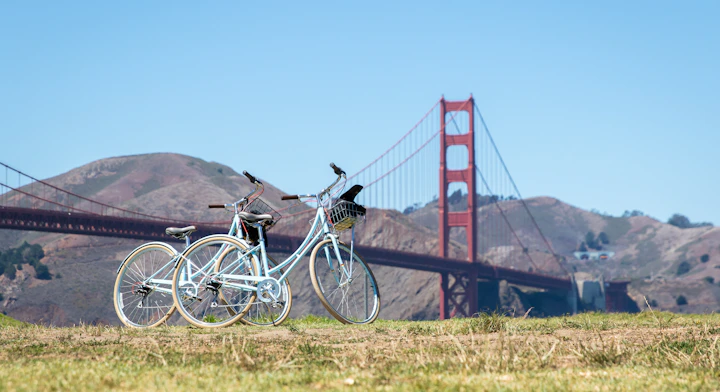 Bicicletas frente al Golden Gate Bridge
