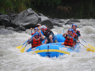 Imagen Rafting Río Pacuare en San José Personas haciendo Rafting