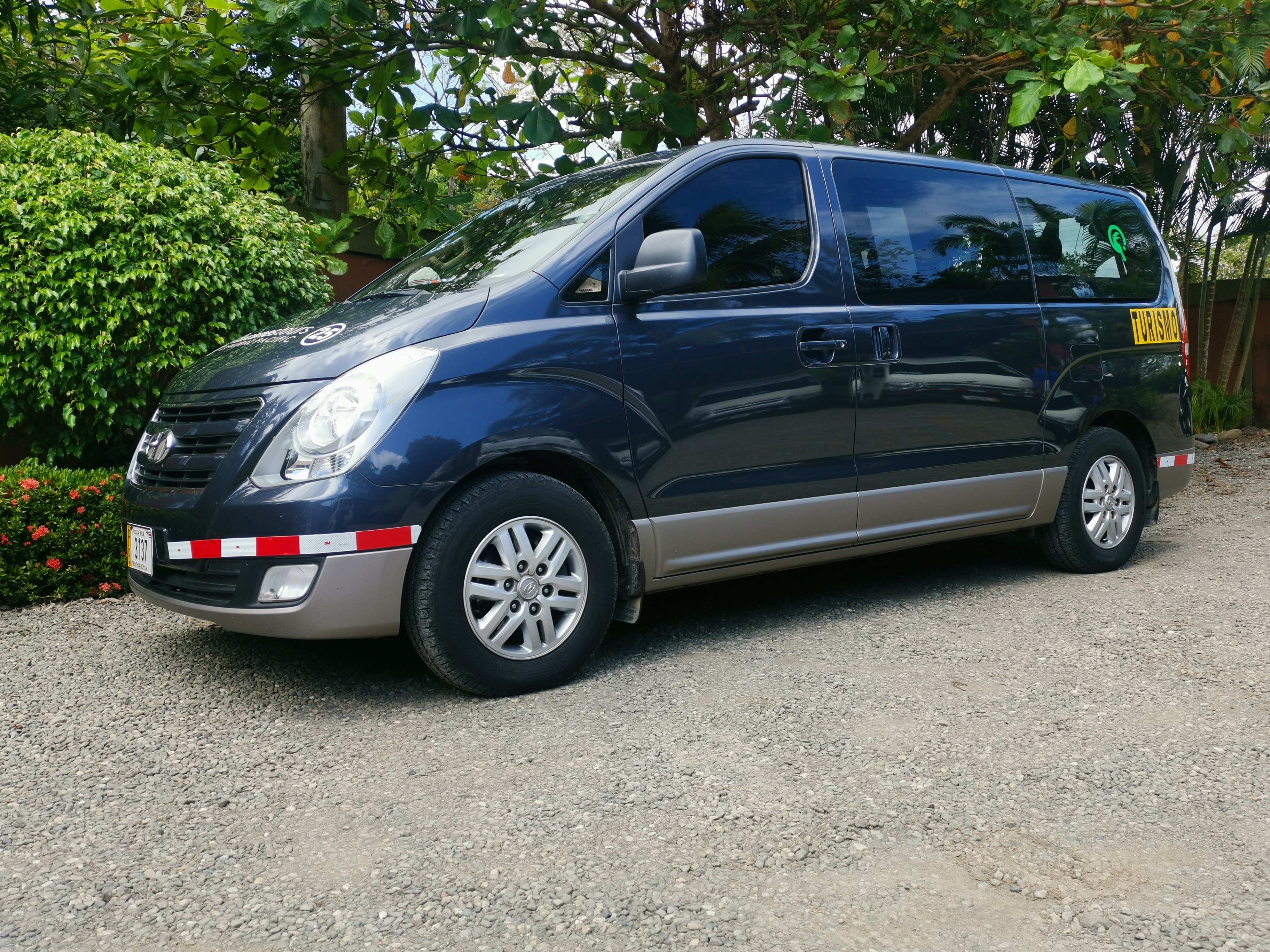 Van para transporte a Monteverde