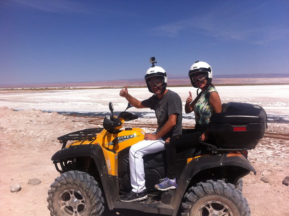 Cuadrimotos en salar de Atacama