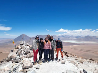 Turistas Cerro Toco Turistas Nomades en Cerro Toco