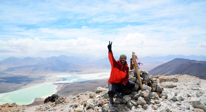 Cráter del volcán Licancabur en Atacama
