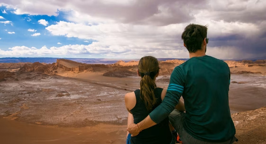 Pareja en Valle de la Luna