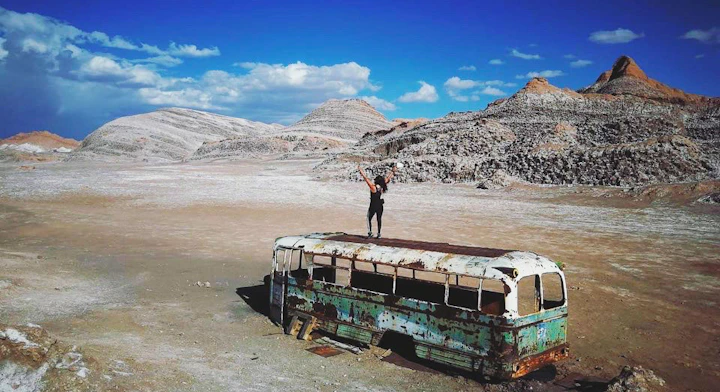 Bus Mágico en el desierto