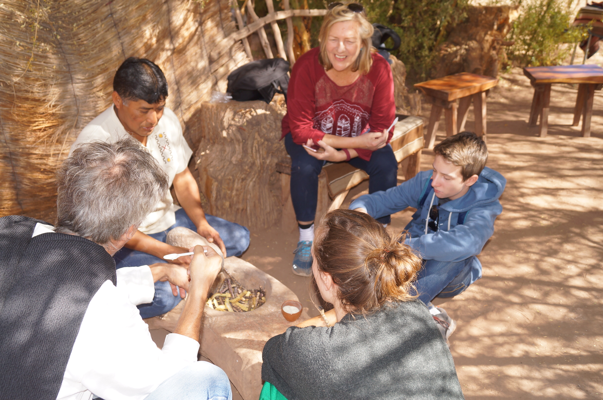 Compartiendo con comunidad de atacameños