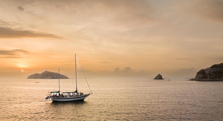 Atardecer en Velero en Taganga