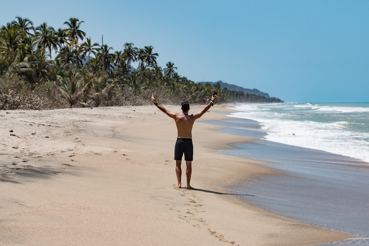 Hombre en la playa