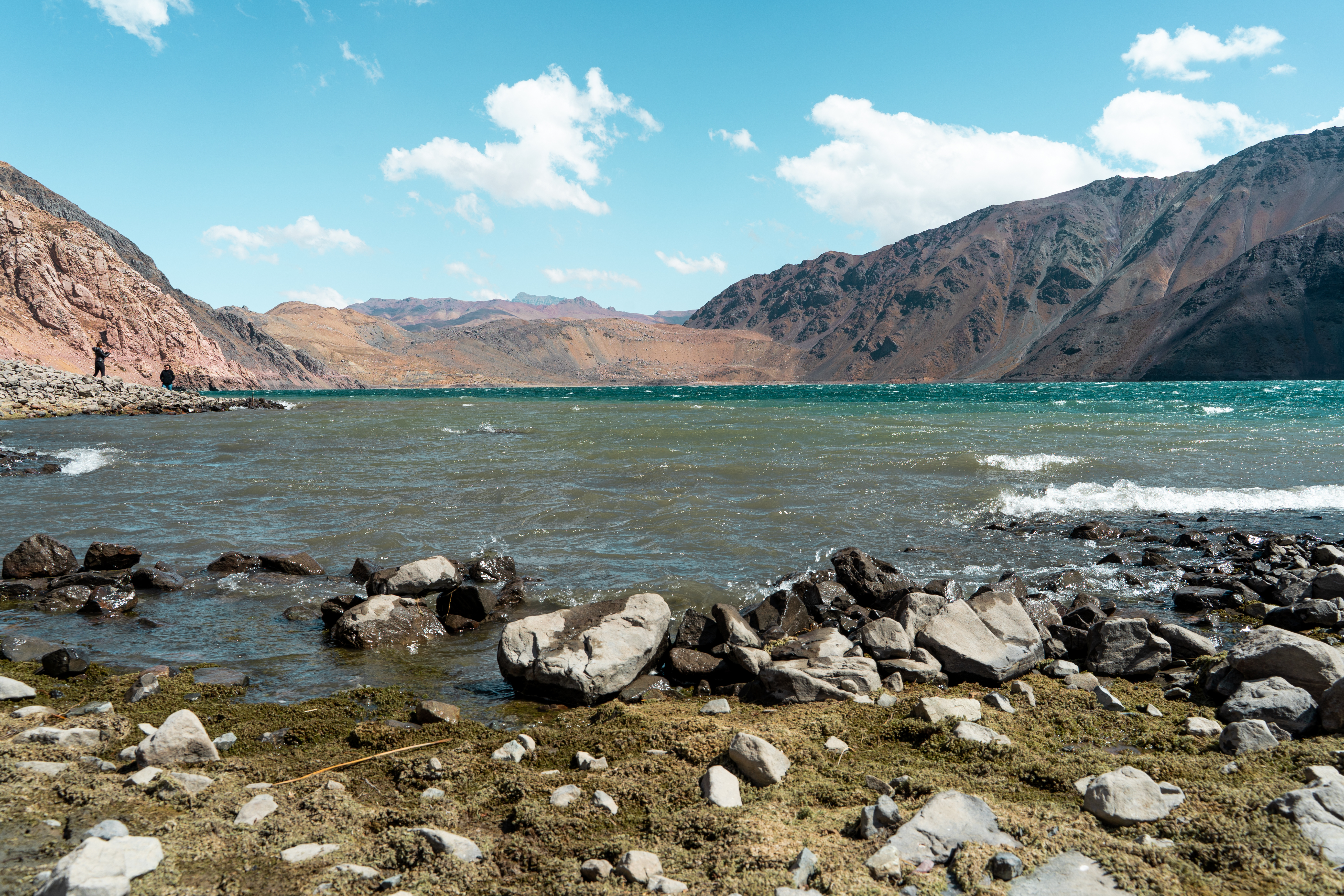 Laguna en Cordillera de los Andes
