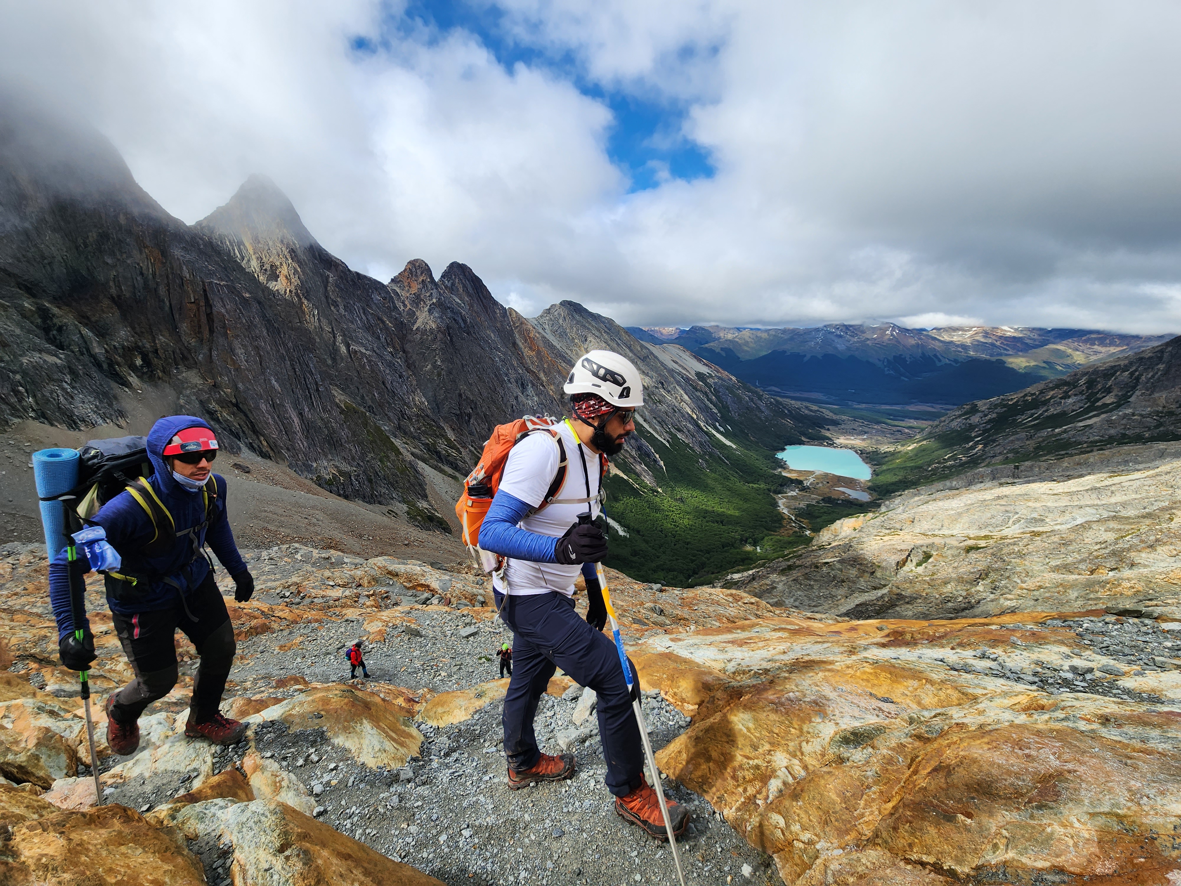 Personas en Trekking Glaciar
