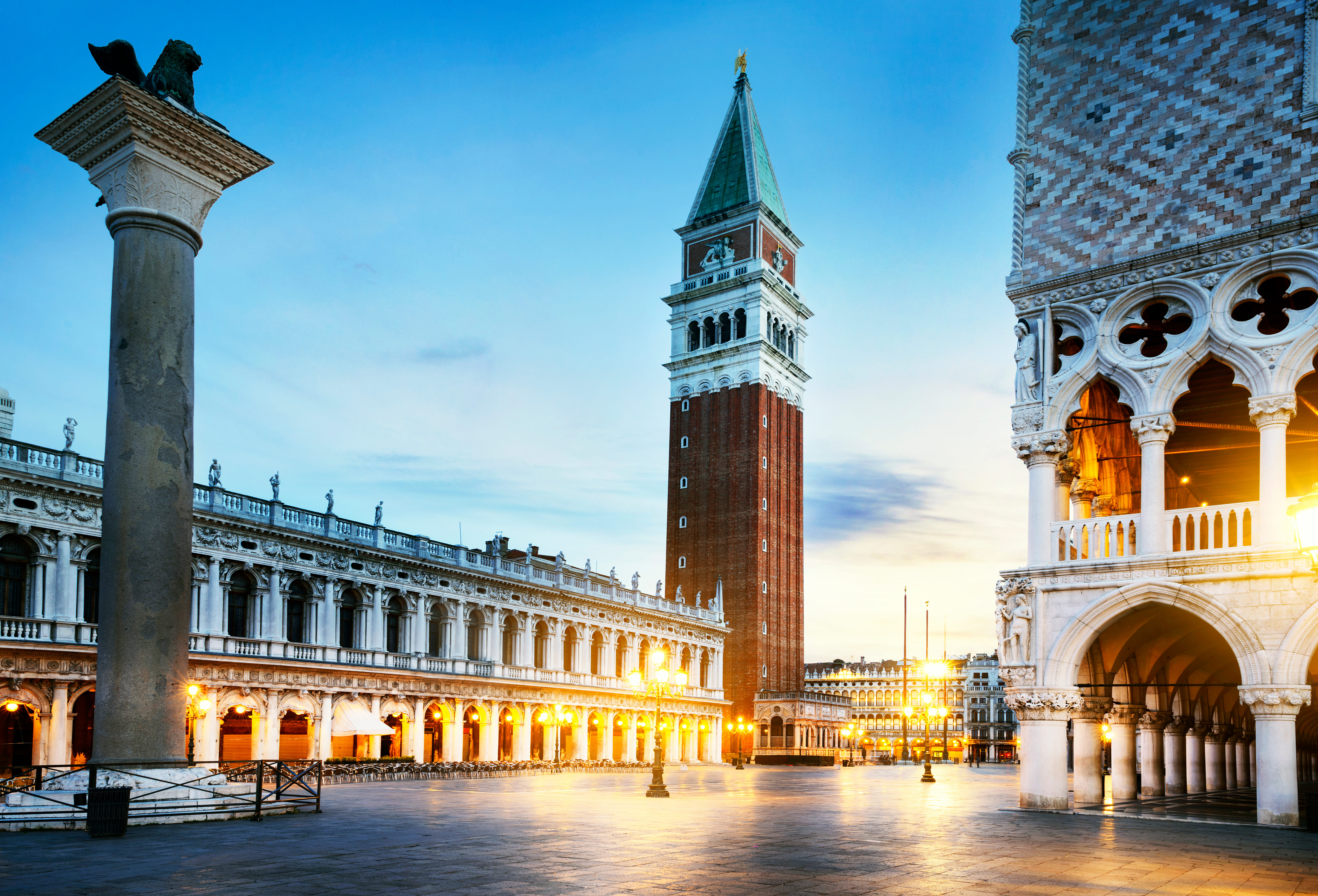 Atardecer en la Plaza de San Marcos