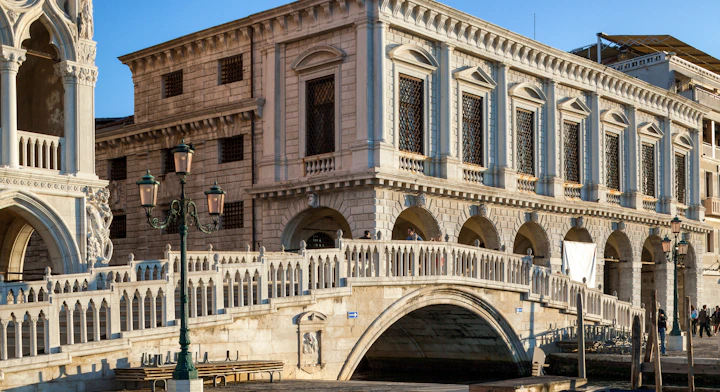 Palacio de las Prisiones