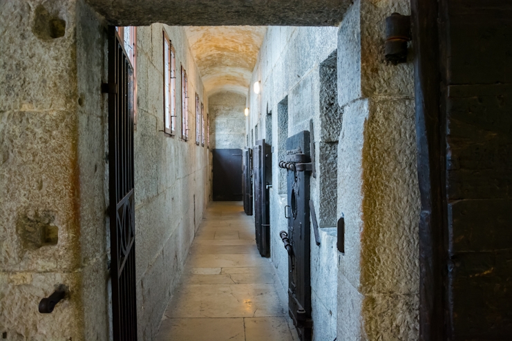 Pasillo dentro del Palacio de las Prisiones