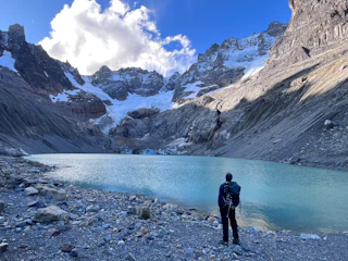 Laguna glaciar en el Circuito Las Horquetas, Cerro Castillo Circuito Las Horquetas (4 días)