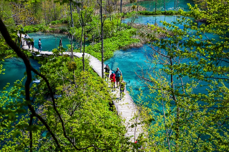 Personas en Lagos de Plitvice